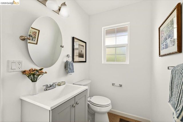 10565 Englewood Drive, Oakland, CA 94605