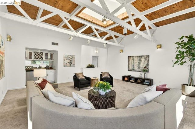 10565 Englewood Drive, Oakland, CA 94605