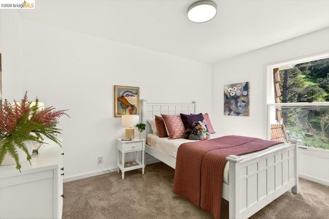 10565 Englewood Drive, Oakland, CA 94605