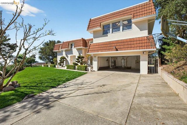 10565 Englewood Drive, Oakland, CA 94605