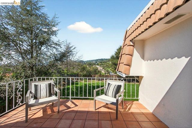 10565 Englewood Drive, Oakland, CA 94605