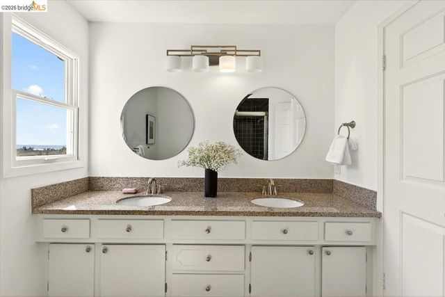 10565 Englewood Drive, Oakland, CA 94605