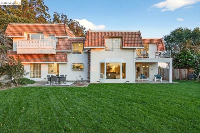 10565 Englewood Drive, Oakland, CA 94605