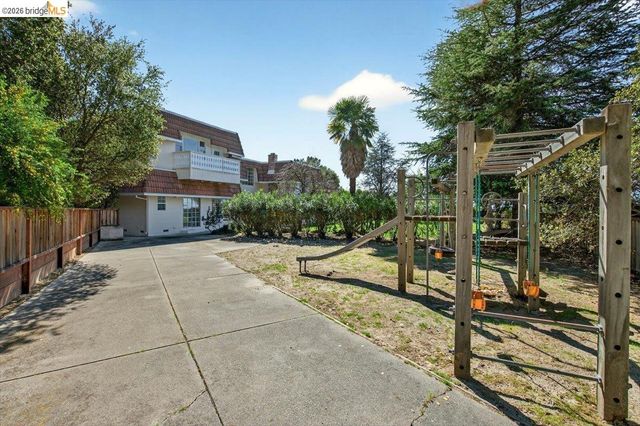 10565 Englewood Drive, Oakland, CA 94605