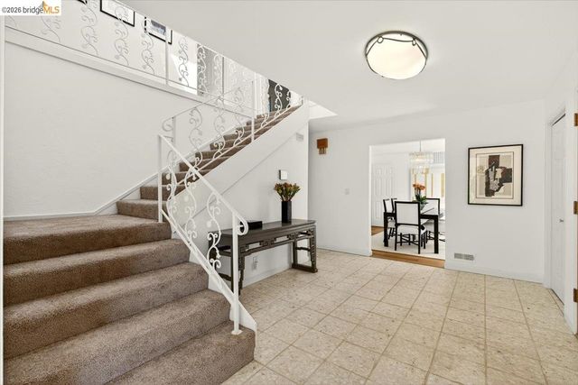 10565 Englewood Drive, Oakland, CA 94605