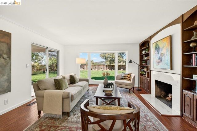 10565 Englewood Drive, Oakland, CA 94605