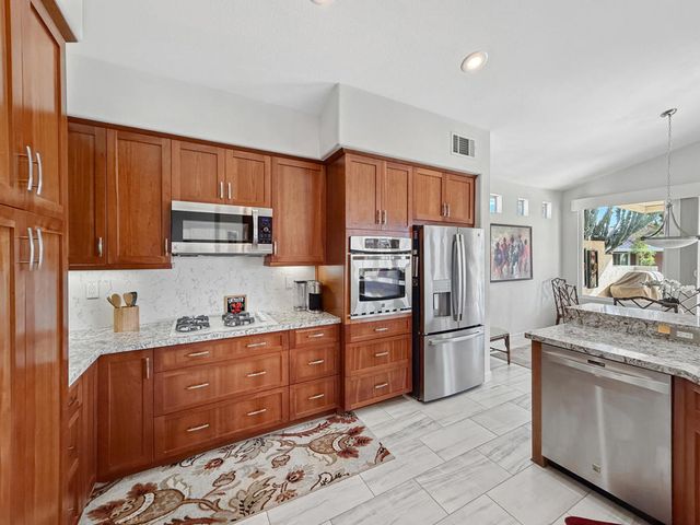 42811 Edessa Street, Palm Desert, CA 92211