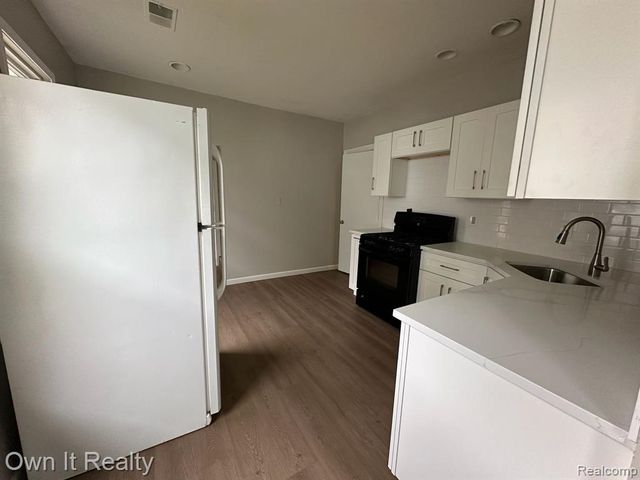 56 Oak Street, River Rouge, MI 48218