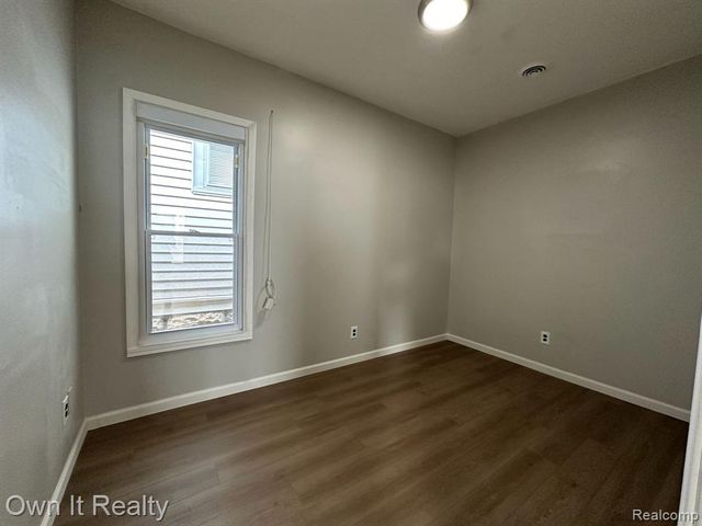 56 Oak Street, River Rouge, MI 48218