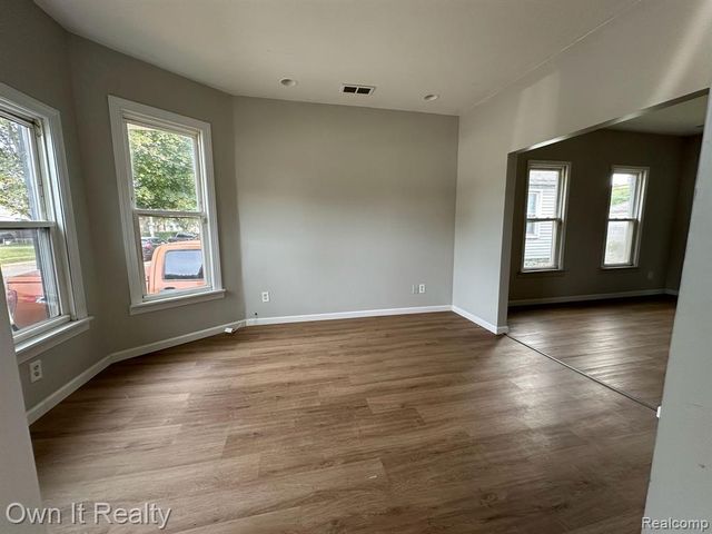 56 Oak Street, River Rouge, MI 48218