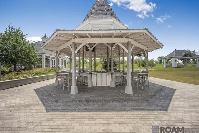 2828 Pointe-marie Dr, Baton Rouge, LA 70820