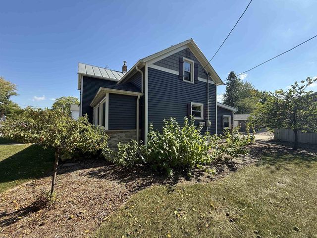 203 Linn Street, Baraboo, WI 53913