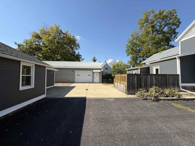 203 Linn Street, Baraboo, WI 53913