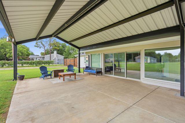 2815 Roosevelt Drive, Dalworthington Gardens, TX 76016