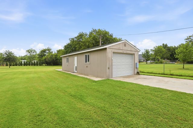 2815 Roosevelt Drive, Dalworthington Gardens, TX 76016