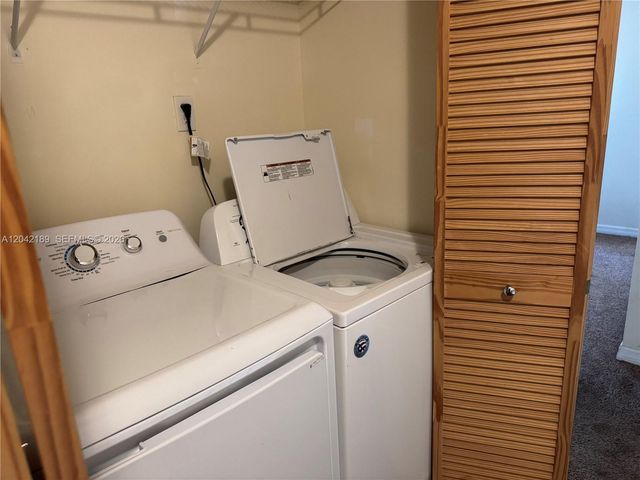 2795 NE 164th St 6, North Miami Beach, FL 33160