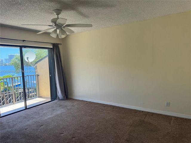 2795 NE 164th St 6, North Miami Beach, FL 33160