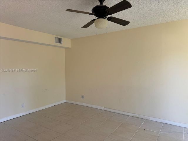 2795 NE 164th St 6, North Miami Beach, FL 33160