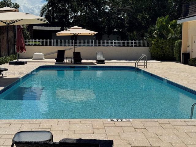 2795 NE 164th St 6, North Miami Beach, FL 33160