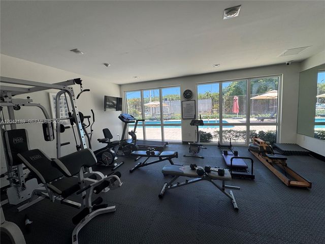 2795 NE 164th St 6, North Miami Beach, FL 33160