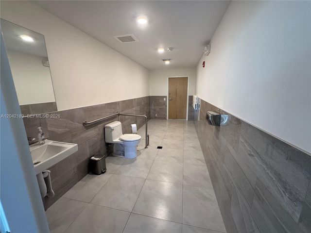2795 NE 164th St 6, North Miami Beach, FL 33160