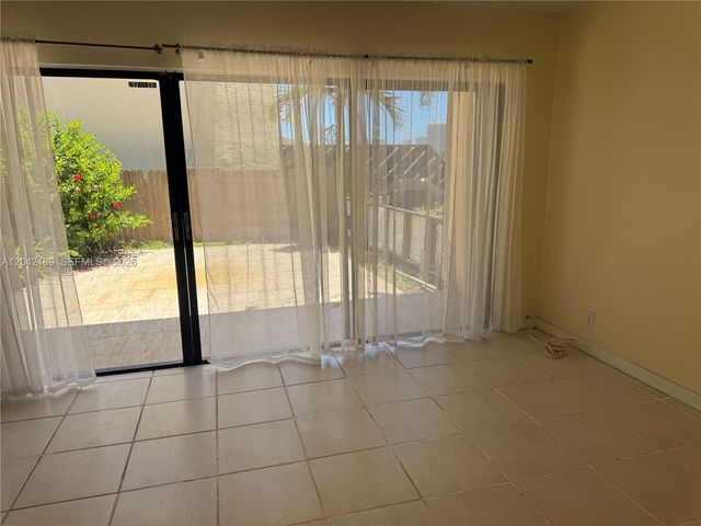 2795 NE 164th St 6, North Miami Beach, FL 33160
