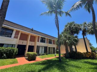 2795 NE 164th St 6, North Miami Beach, FL 33160