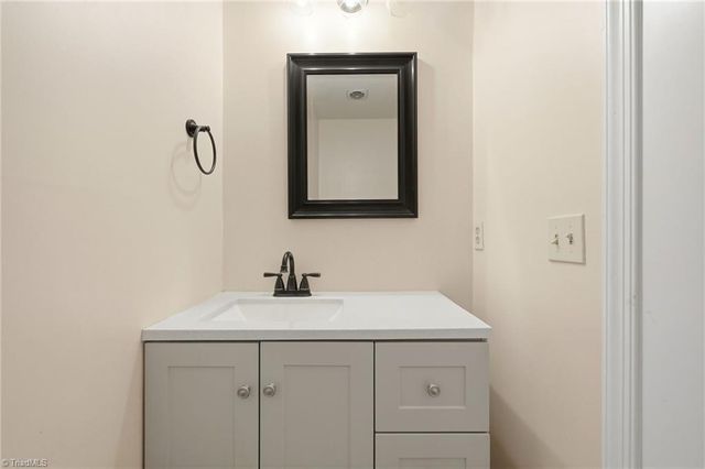 159 Charlestowne Circle, Winston-salem, NC 27103