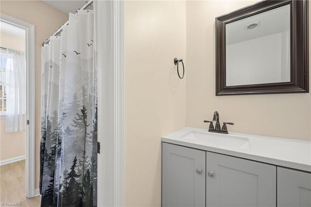 159 Charlestowne Circle, Winston-salem, NC 27103