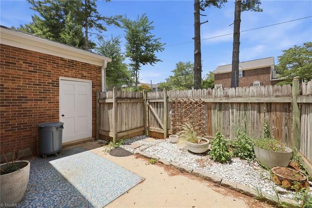 159 Charlestowne Circle, Winston-salem, NC 27103
