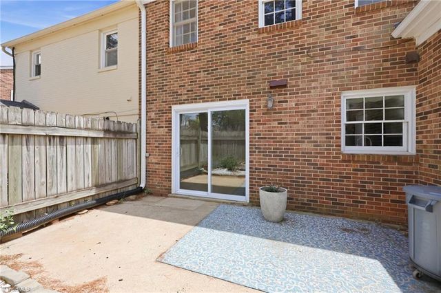 159 Charlestowne Circle, Winston-salem, NC 27103