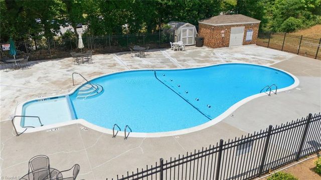 159 Charlestowne Circle, Winston-salem, NC 27103