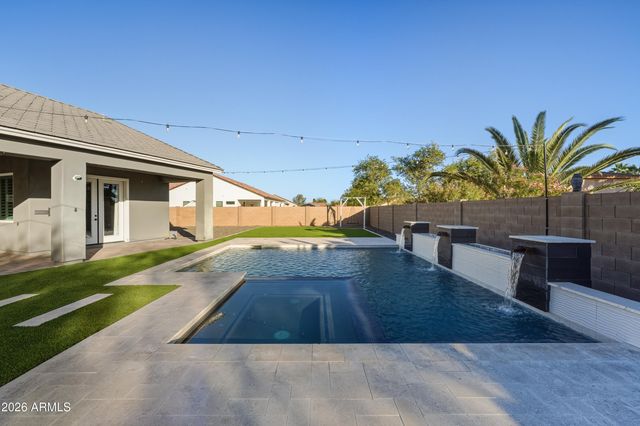 287 W CRIMSON SKY Court, Casa Grande, AZ 85122