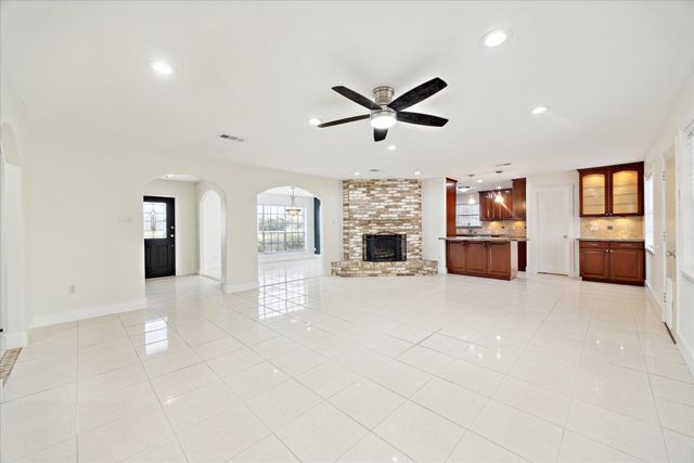 4530 T C Jester Boulevard, Houston, TX 77018