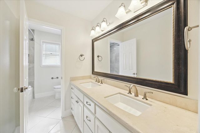 4530 T C Jester Boulevard, Houston, TX 77018