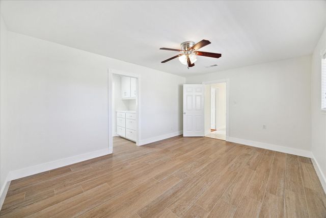 4530 T C Jester Boulevard, Houston, TX 77018