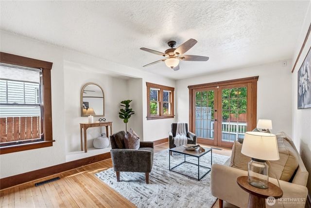 4201 N 24th Street, Tacoma, WA 98406
