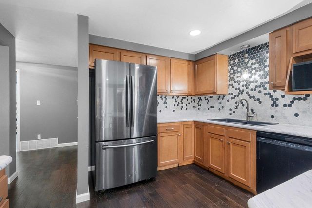 2354 EAST RIVER DRIVE, Green Bay, WI 54301