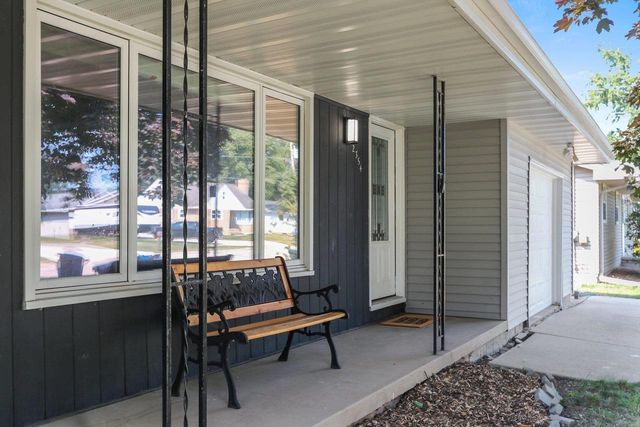 2354 EAST RIVER DRIVE, Green Bay, WI 54301