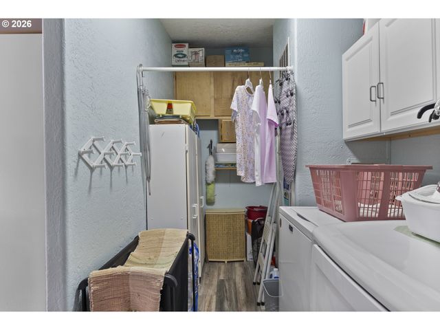 17561 Sw HANCOCK Way, Beaverton, OR 97006
