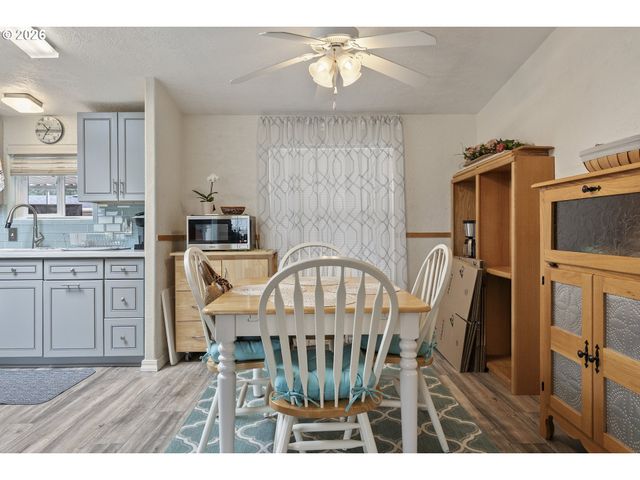 17561 Sw HANCOCK Way, Beaverton, OR 97006