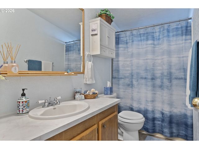 17561 Sw HANCOCK Way, Beaverton, OR 97006