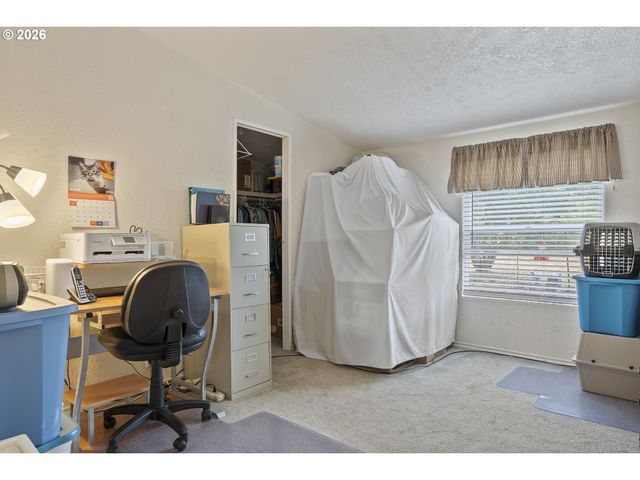 17561 Sw HANCOCK Way, Beaverton, OR 97006
