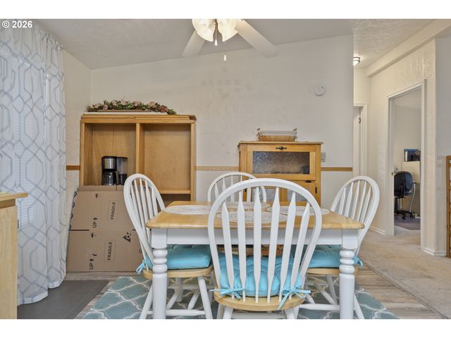 17561 Sw HANCOCK Way, Beaverton, OR 97006