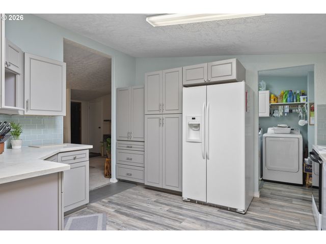 17561 Sw HANCOCK Way, Beaverton, OR 97006