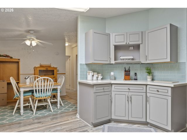 17561 Sw HANCOCK Way, Beaverton, OR 97006