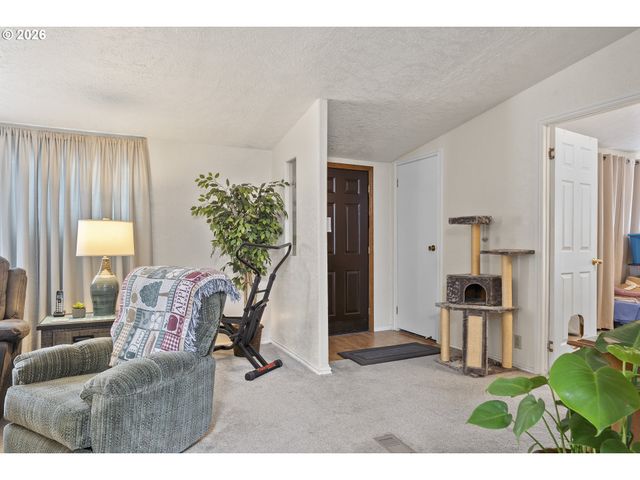 17561 Sw HANCOCK Way, Beaverton, OR 97006