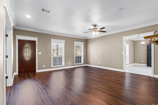 5014 Congressional Drive, Benton, AR 72019