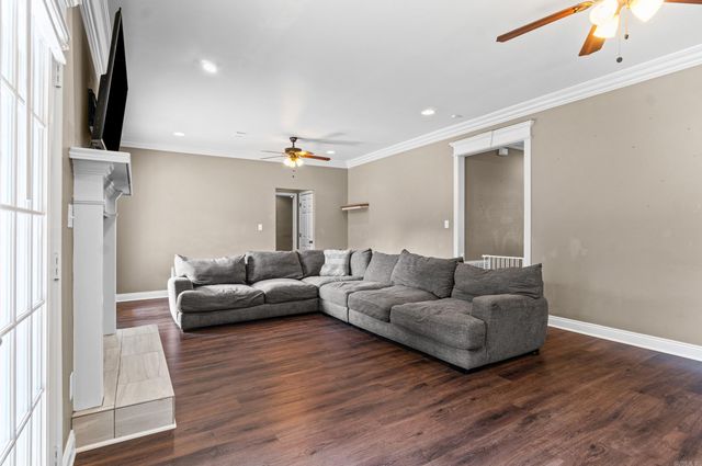 5014 Congressional Drive, Benton, AR 72019