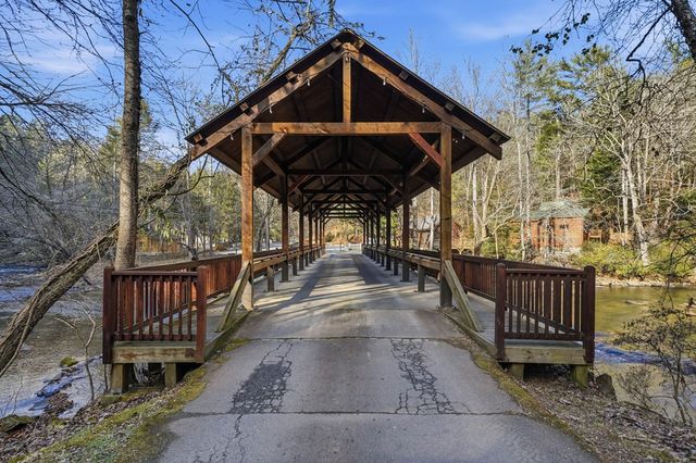 269 Blackberry Falls Drive, Ellijay, GA 30536